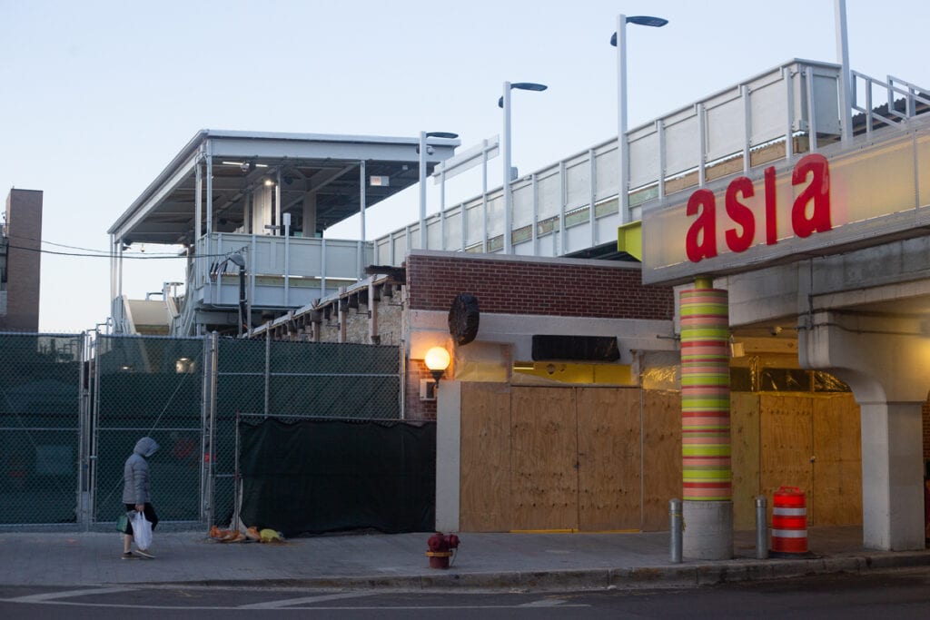 Vietnamese, Asian, Argyle, Chicago, restaurant, pandemic, business, immigrant